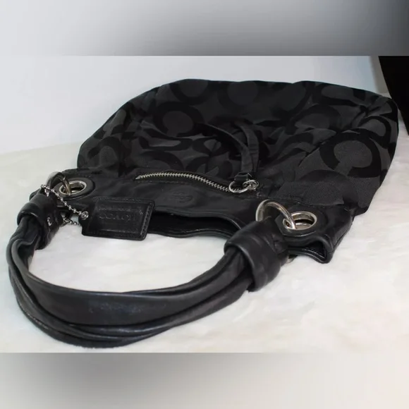 FIRM! EUC 2 Piece Coach Parker OP Art Shoulder Bag & Wristlet - Picture 4 of 10